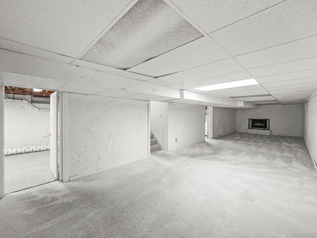 3879 CARRIAGE Road, Bloomfield Charter Township, MI 48301