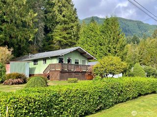 369 Rainbow Drive, Sedro Woolley, WA 98284