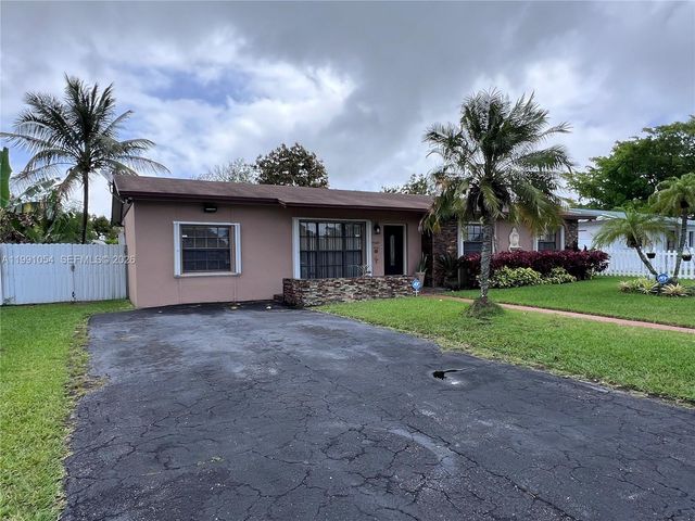 15303 SW 102nd Place, Miami, FL 33157