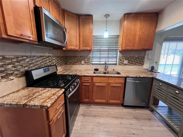 15303 SW 102nd Place, Miami, FL 33157