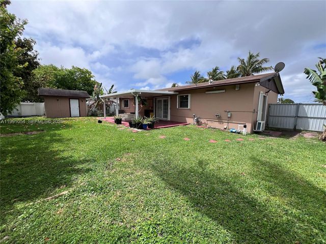 15303 SW 102nd Place, Miami, FL 33157