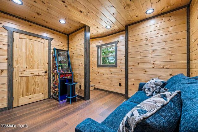 1868 Blue Tick Way, Sevierville, TN 37876