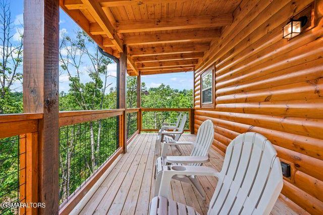 1868 Blue Tick Way, Sevierville, TN 37876