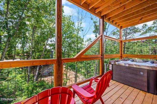 1868 Blue Tick Way, Sevierville, TN 37876