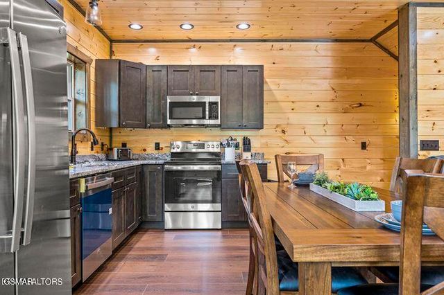1868 Blue Tick Way, Sevierville, TN 37876