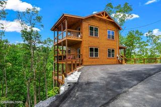 1868 Blue Tick Way, Sevierville, TN 37876