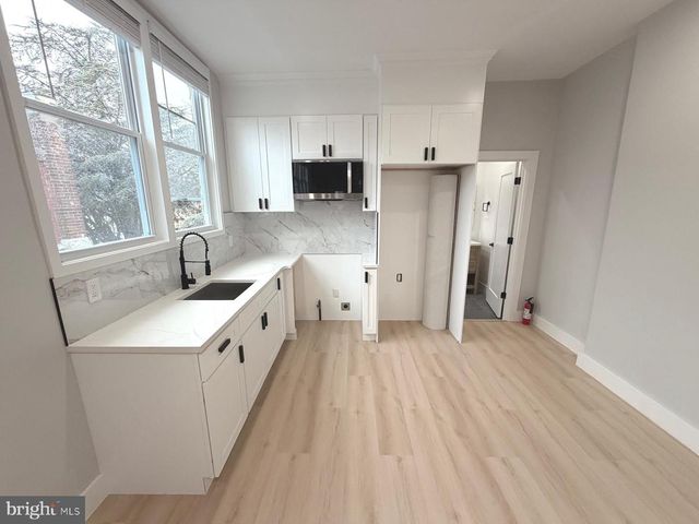 230 N 9TH ST, Reading, PA 19601