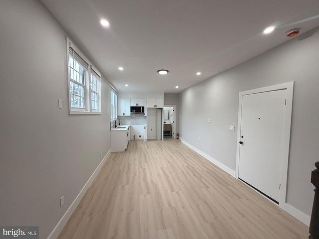 230 N 9TH ST, Reading, PA 19601