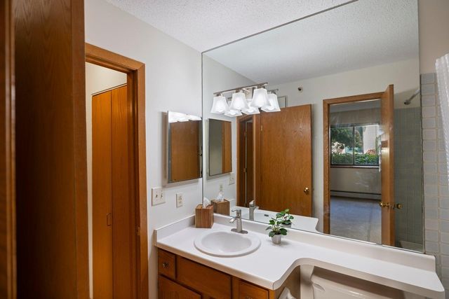 7622 York Avenue S 1110, Edina, MN 55435