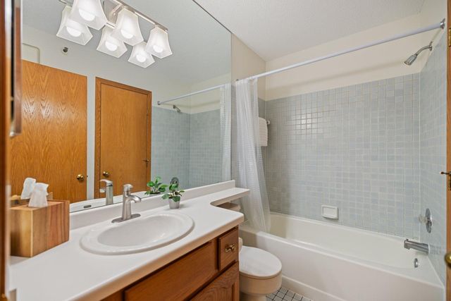 7622 York Avenue S 1110, Edina, MN 55435