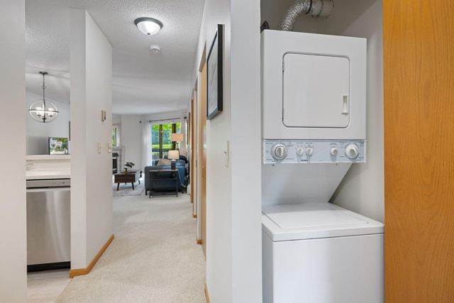 7622 York Avenue S 1110, Edina, MN 55435