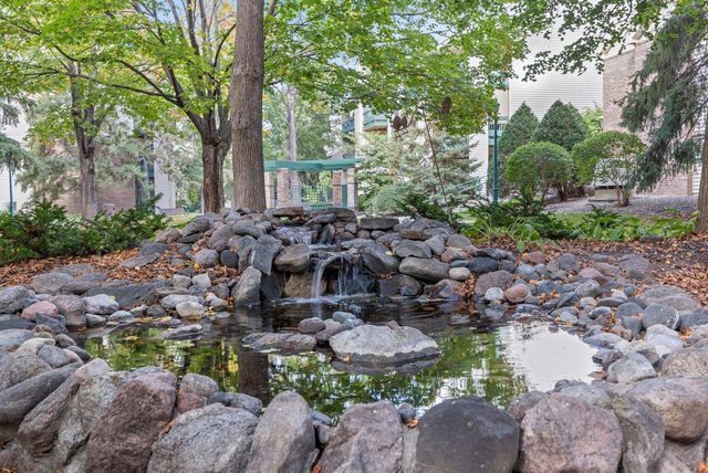 7622 York Avenue S 1110, Edina, MN 55435