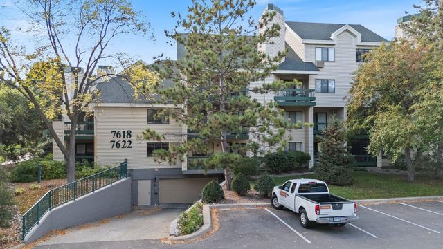 7622 York Avenue S 1110, Edina, MN 55435