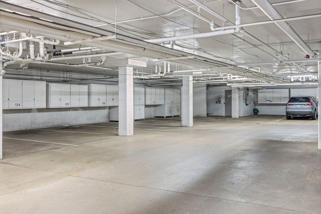 7622 York Avenue S 1110, Edina, MN 55435