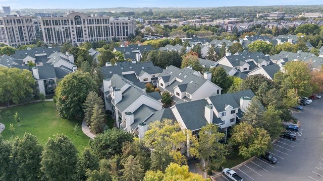 7622 York Avenue S 1110, Edina, MN 55435
