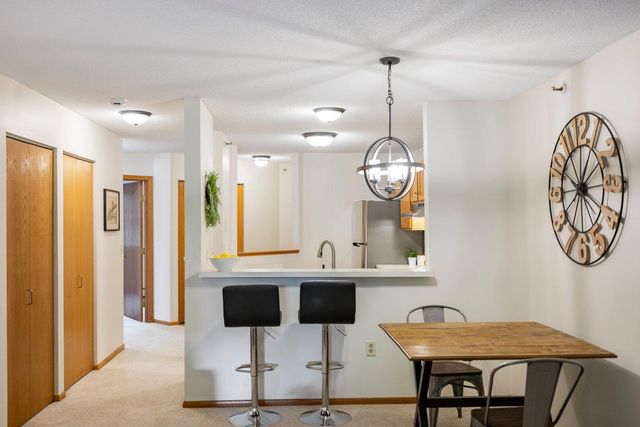 7622 York Avenue S 1110, Edina, MN 55435