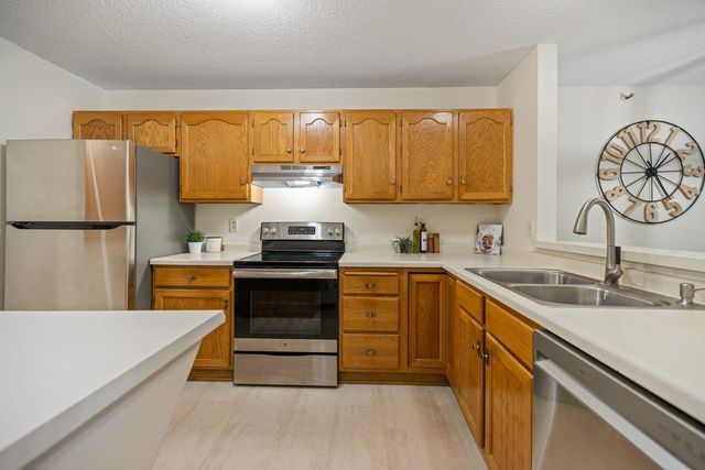 7622 York Avenue S 1110, Edina, MN 55435