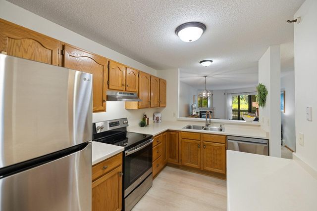 7622 York Avenue S 1110, Edina, MN 55435