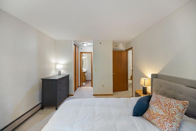 7622 York Avenue S 1110, Edina, MN 55435