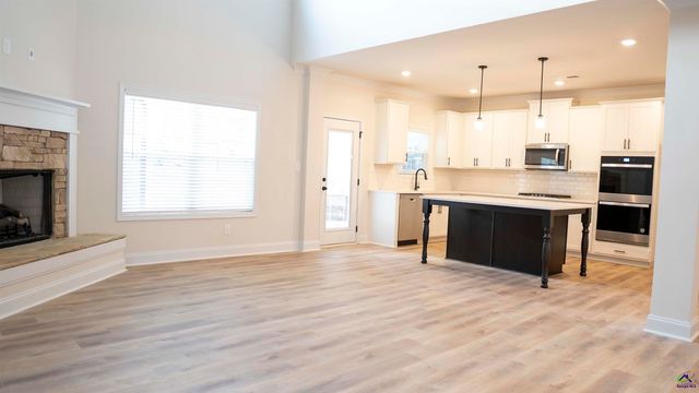104 Oak Branch Lane, Bonaire, GA 31005