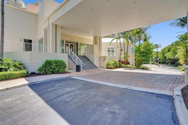 3370 Hidden Bay Dr 812, Aventura, FL 33180