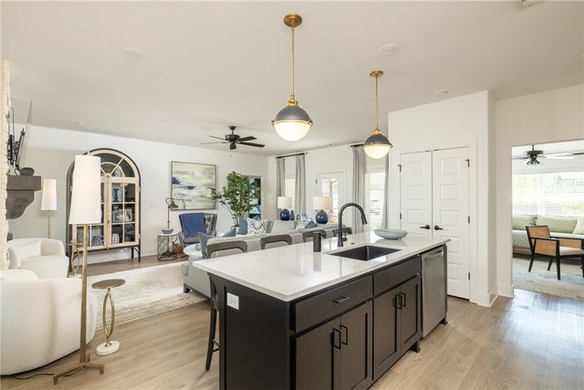1620 N Dawes Street, Fayetteville, AR 72704