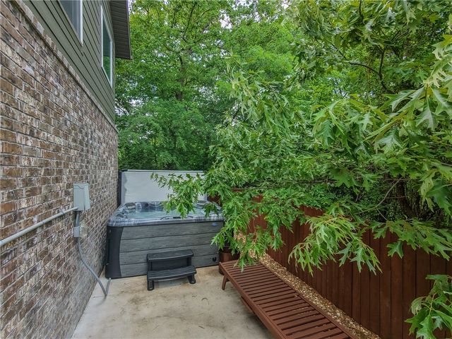 1620 N Dawes Street, Fayetteville, AR 72704