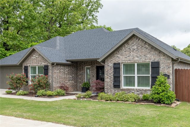 1620 N Dawes Street, Fayetteville, AR 72704