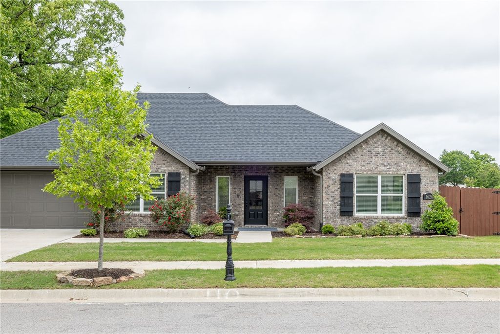 1620 N Dawes Street, Fayetteville, AR 72704