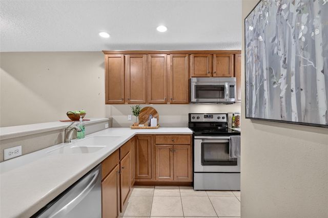 2214 CYPRESS COVE DRIVE 4, Tavares, FL 32778