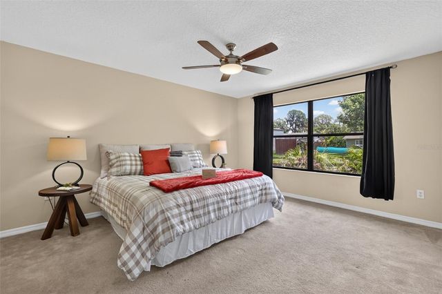 2214 CYPRESS COVE DRIVE 4, Tavares, FL 32778