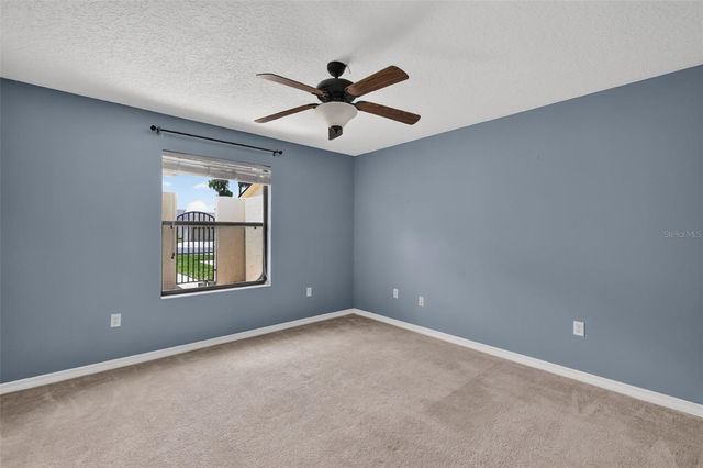 2214 CYPRESS COVE DRIVE 4, Tavares, FL 32778