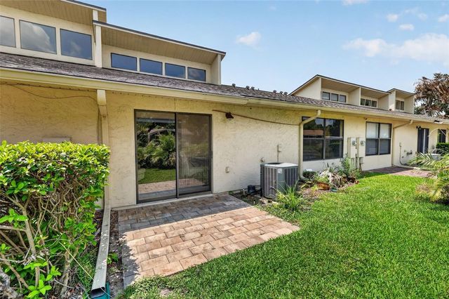 2214 CYPRESS COVE DRIVE 4, Tavares, FL 32778