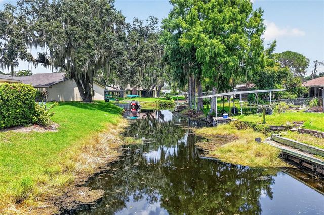 2214 CYPRESS COVE DRIVE 4, Tavares, FL 32778
