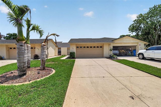 2214 CYPRESS COVE DRIVE 4, Tavares, FL 32778