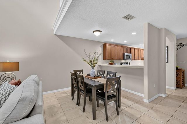 2214 CYPRESS COVE DRIVE 4, Tavares, FL 32778