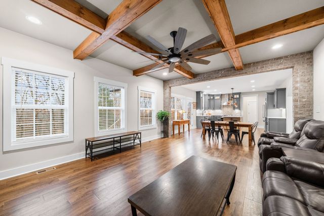 2854 Benton Ridge Rd, Palmyra, TN 37142