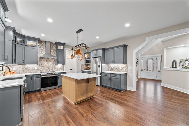 2854 Benton Ridge Rd, Palmyra, TN 37142