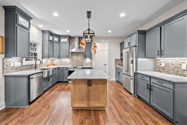 2854 Benton Ridge Rd, Palmyra, TN 37142