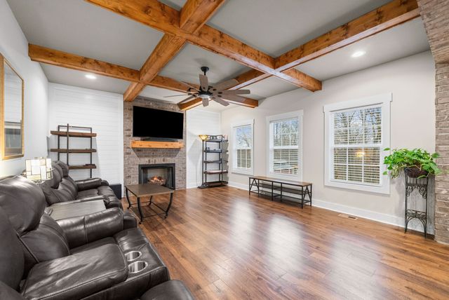 2854 Benton Ridge Rd, Palmyra, TN 37142