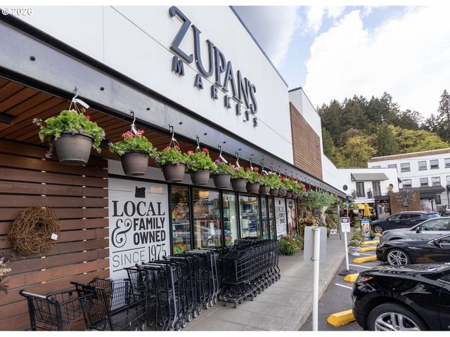 2020 Sw MARKET STREET Dr 303, Portland, OR 97201