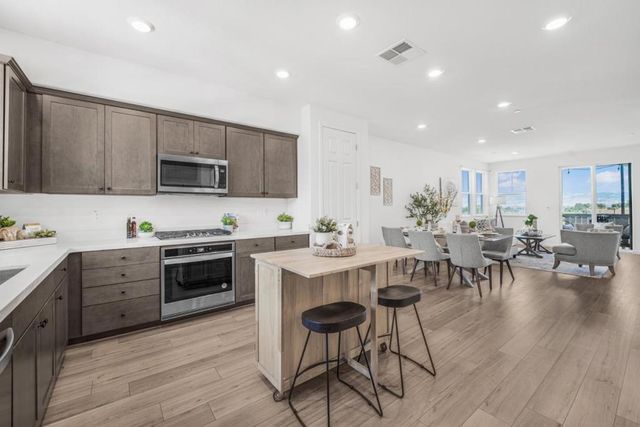 1387 Ores Way, Gilroy, CA 95020