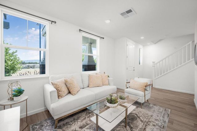 1387 Ores Way, Gilroy, CA 95020