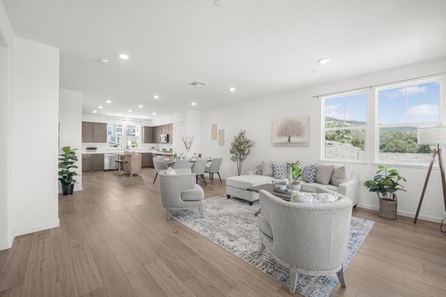 1387 Ores Way, Gilroy, CA 95020