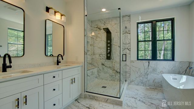 169 Applegarth Road 2, Monroe, NJ 08831