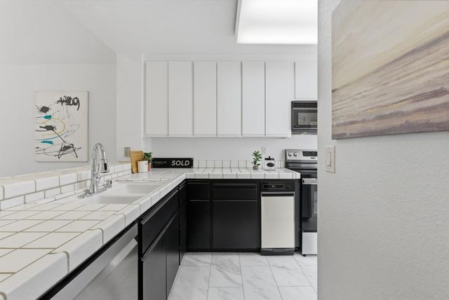 755 Mountain View Drive 2, Daly City, CA 94014