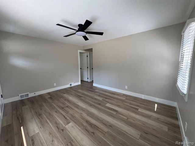336 Chippewa Street, Commerce Twp, MI 48017