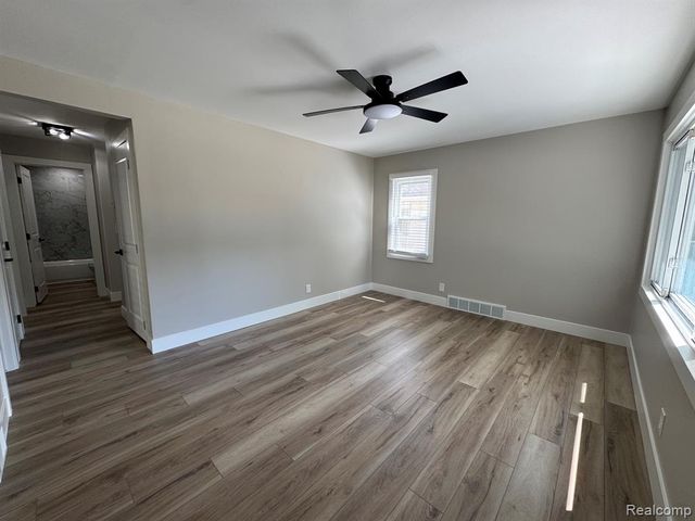 336 Chippewa Street, Commerce Twp, MI 48017