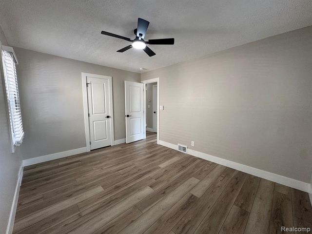 336 Chippewa Street, Commerce Twp, MI 48017