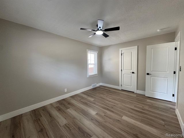 336 Chippewa Street, Commerce Twp, MI 48017